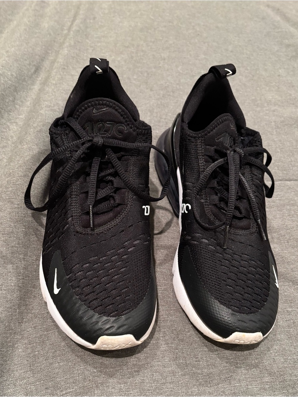 Nike Men’s Air Max 270 Black Size 8 in very good shape. Fits a women’s size 9.5